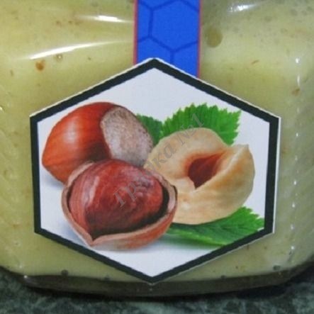 Мед натуральный с орехом фундука.