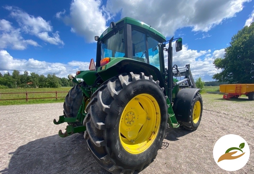 2001 Трактор John Deere 6510