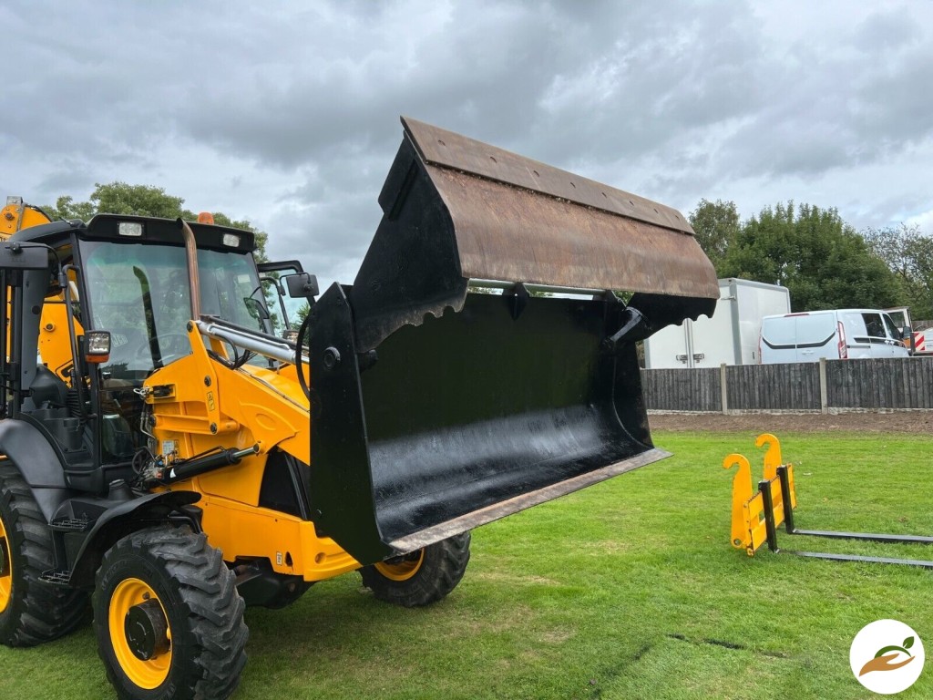 2010 JCB 3CX Колесный экскаватор