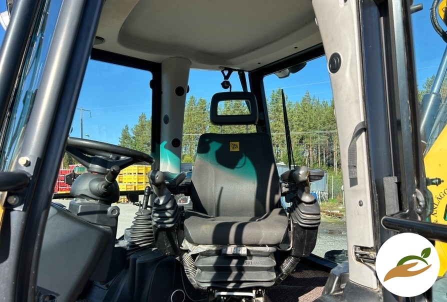 2012 Колесный экскаватор JCB 4CX