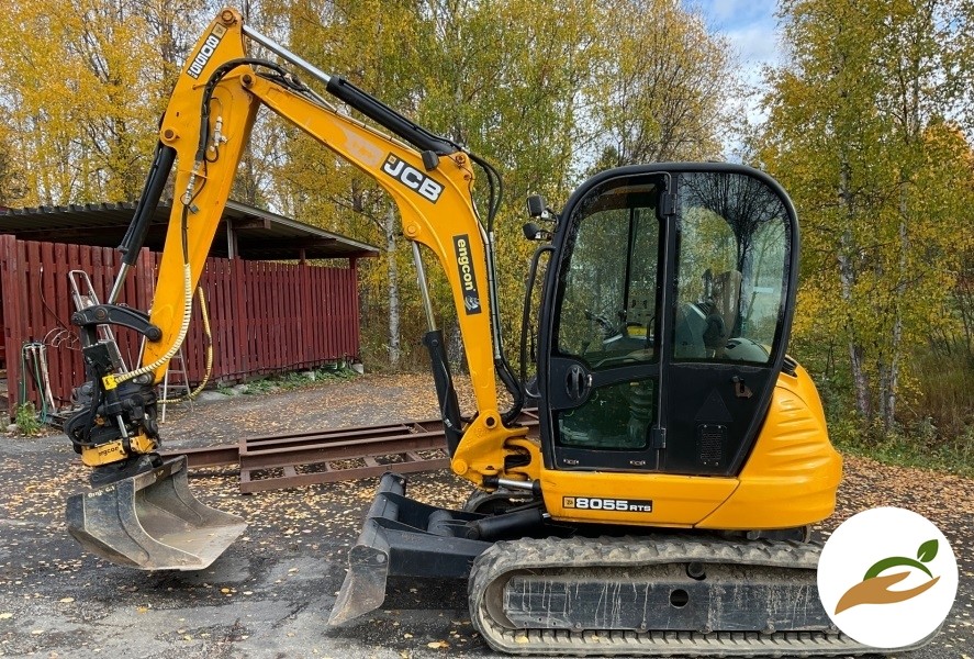 2011 экскаватор JCB 8055