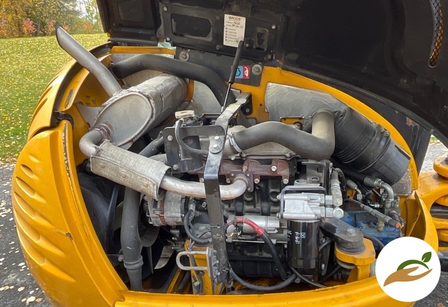 2011 экскаватор JCB 8055