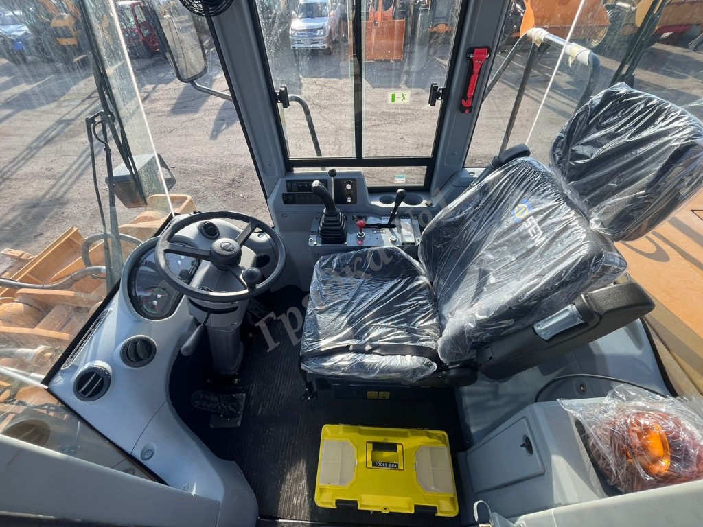 Фронтальный погрузчик SEM 655D