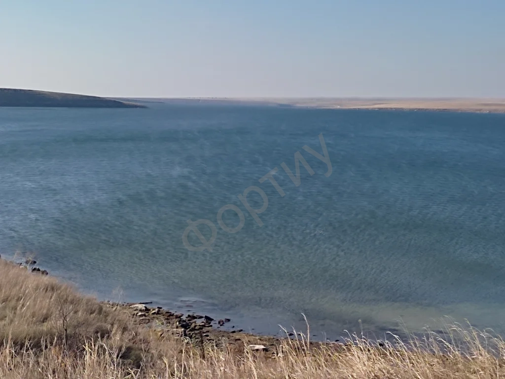 Участок у моря,озера